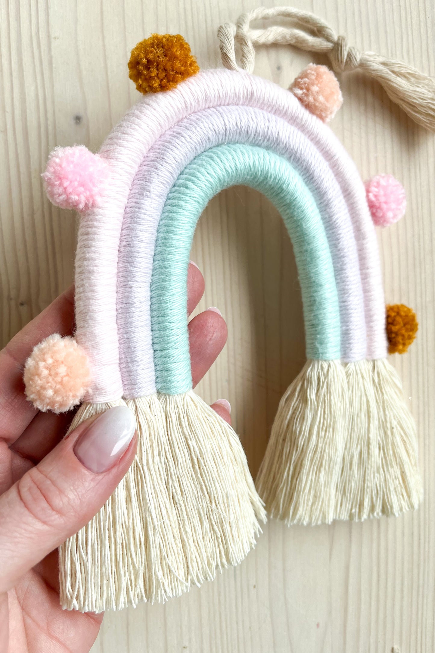 Pom Pastel Macrame Rainbow